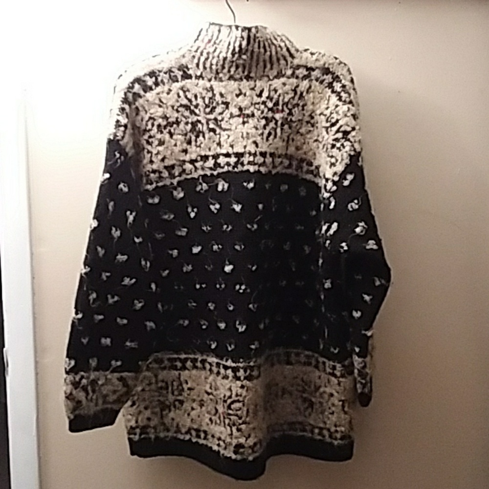 Tunic sweater - Picture 3 of 3